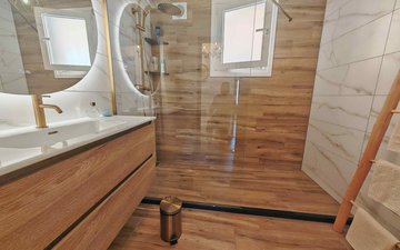 Property slide 18