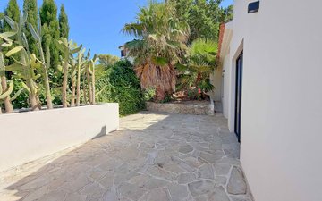 Property slide 40
