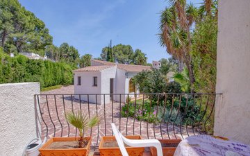 Property slide 16