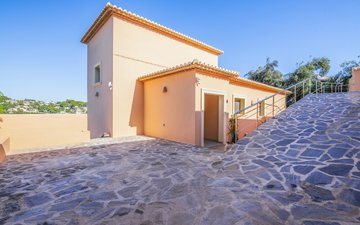 Property slide 17