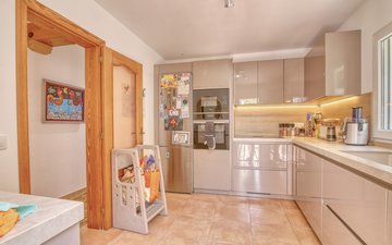 Property slide 10
