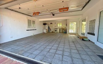 Property slide 31