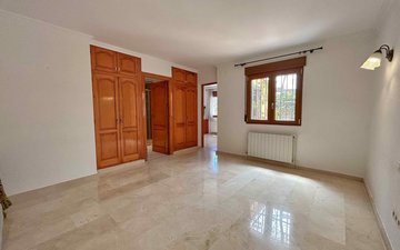 Property slide 16