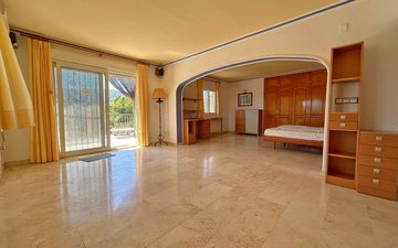 Property slide 24