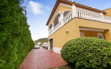 Property slide 15