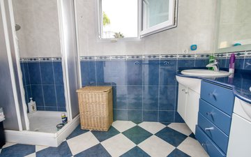 Property slide 10