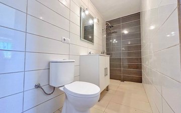 Property slide 18