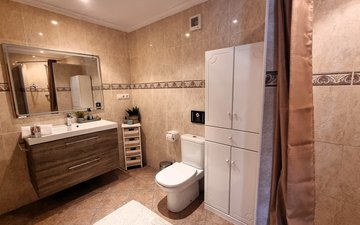 Property slide 32