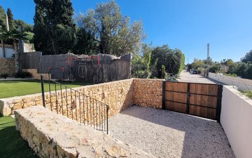 Property slide 48
