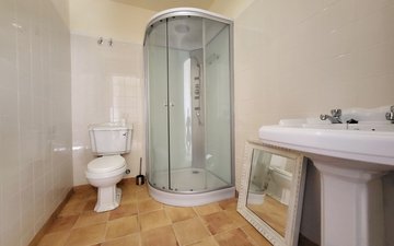 Property slide 32