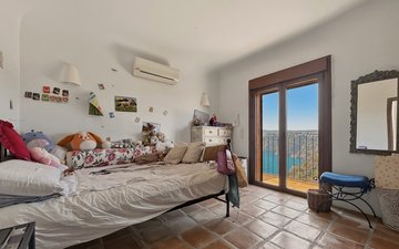Property slide 20
