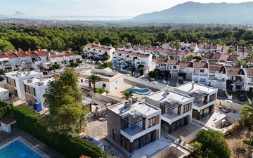 Property slide 32