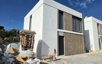 Property slide 16