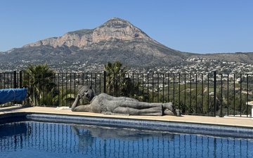 Property slide 32