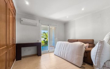Property slide 25