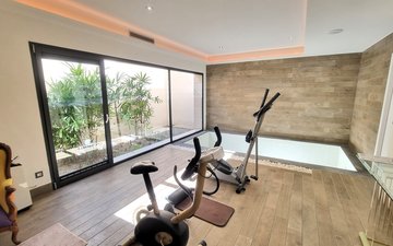 Property slide 19
