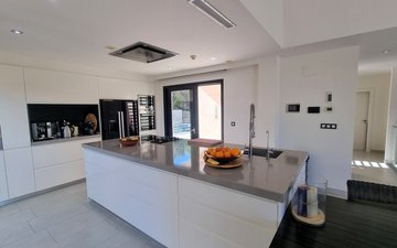 Property slide 10