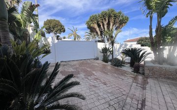 Property slide 40