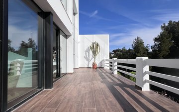 Property slide 22