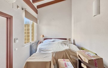 Property slide 16
