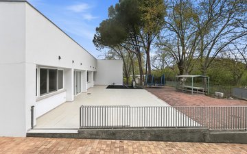 Property slide 25