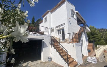 Property slide 25
