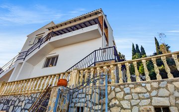 Property slide 23