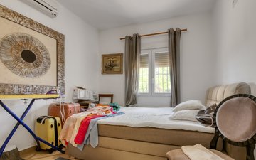 Property slide 10