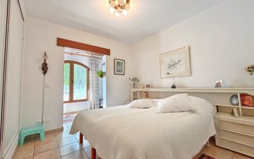 Property slide 33