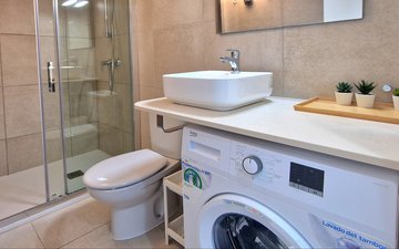 Property slide 32