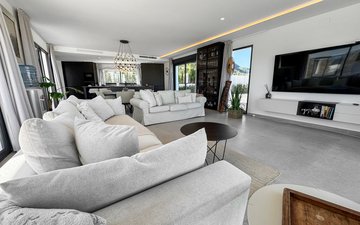 Property slide 14