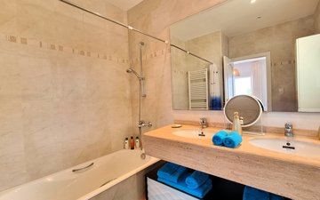Property slide 22