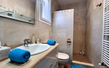 Property slide 32