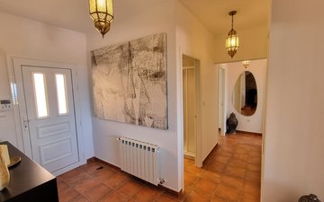 Property slide 16