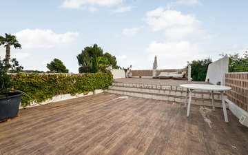 Property slide 32