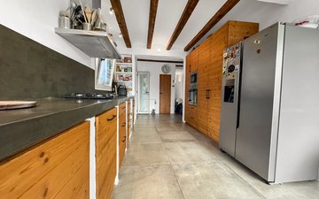 Property slide 19