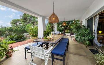 Property slide 10