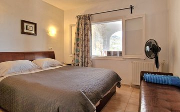 Property slide 16