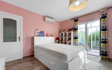 Property slide 10