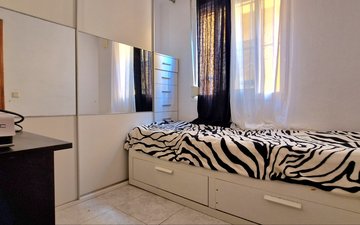 Property slide 21