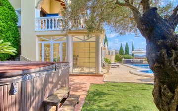 Property slide 43