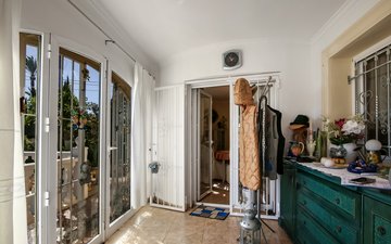 Property slide 8