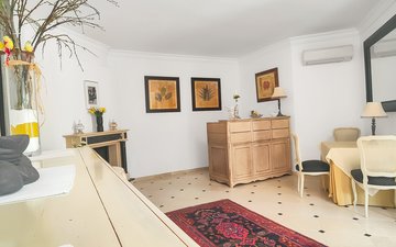 Property slide 10