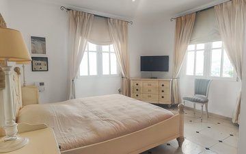 Property slide 22