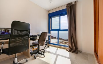 Property slide 25