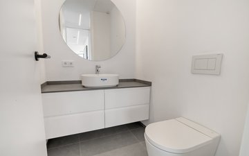 Property slide 32