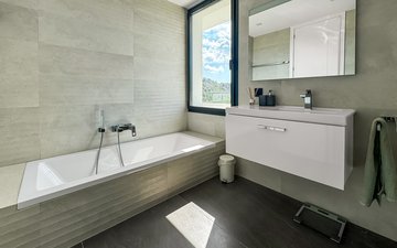 Property slide 18