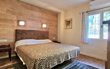Property slide 48