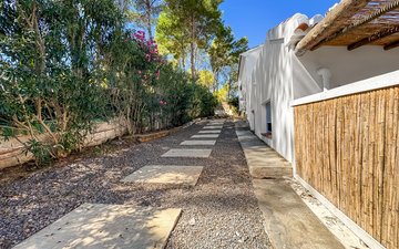 Property slide 23