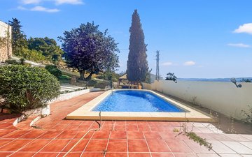 Property slide 10